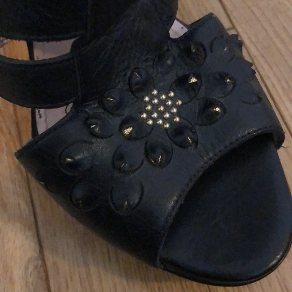 Strapped Cavalilini heels - Picture 7 of 7